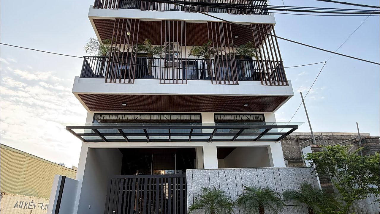 Bán toà căn hộ 7 tầng - đòng tiền 200 triệu năm - vị trí đẹp gần biển sơn thuỷ - bds thái an 