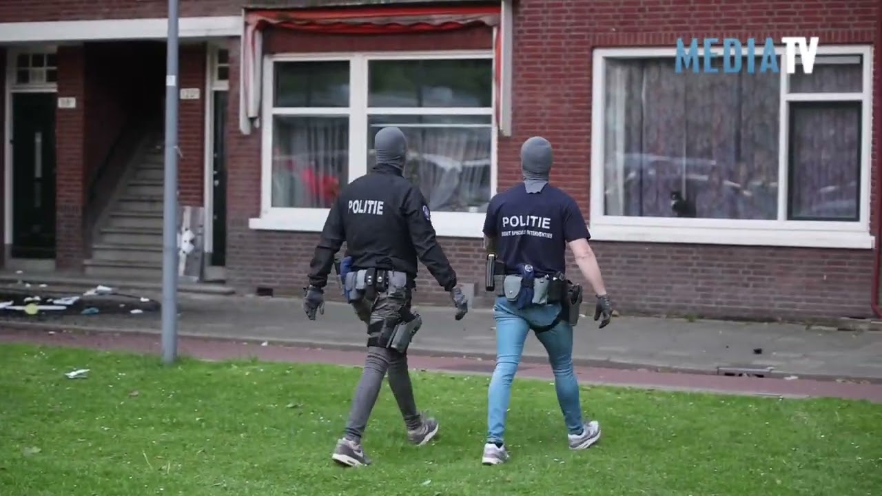 Vrouwen gooien van alles van balkon, DSI en TPE in actie in Rotterdam