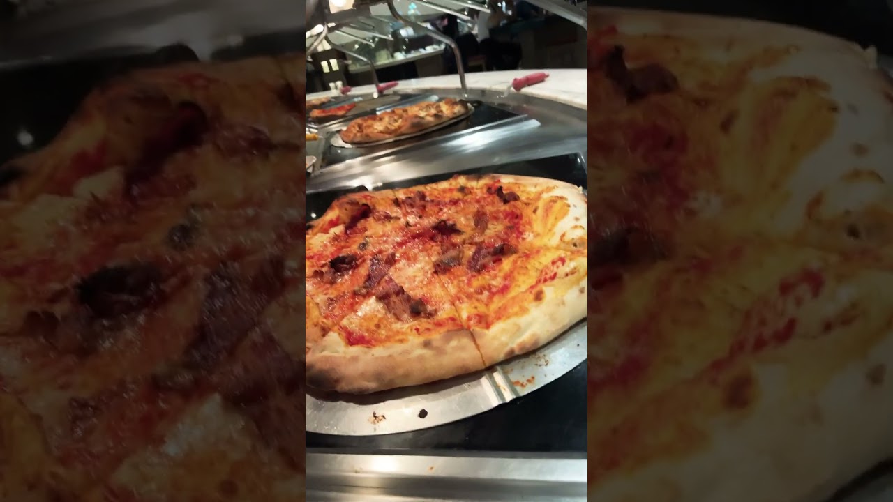 Pizzas in Italian cruise ship
