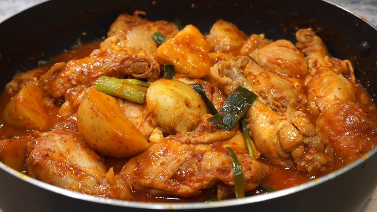 Making SPICY Braised Chicken | Dakbokkeumtang (닭볶음탕)