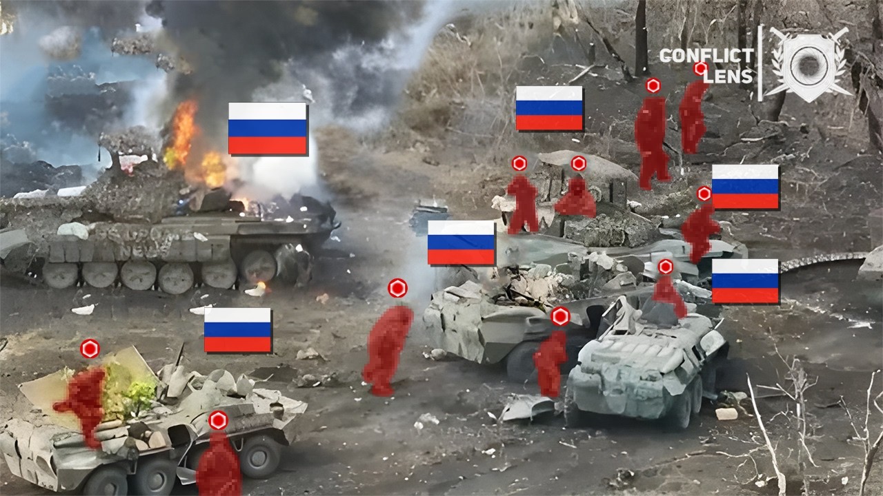 Российская колонна прорывается &ndash; украинская артиллерия уничтожает её!