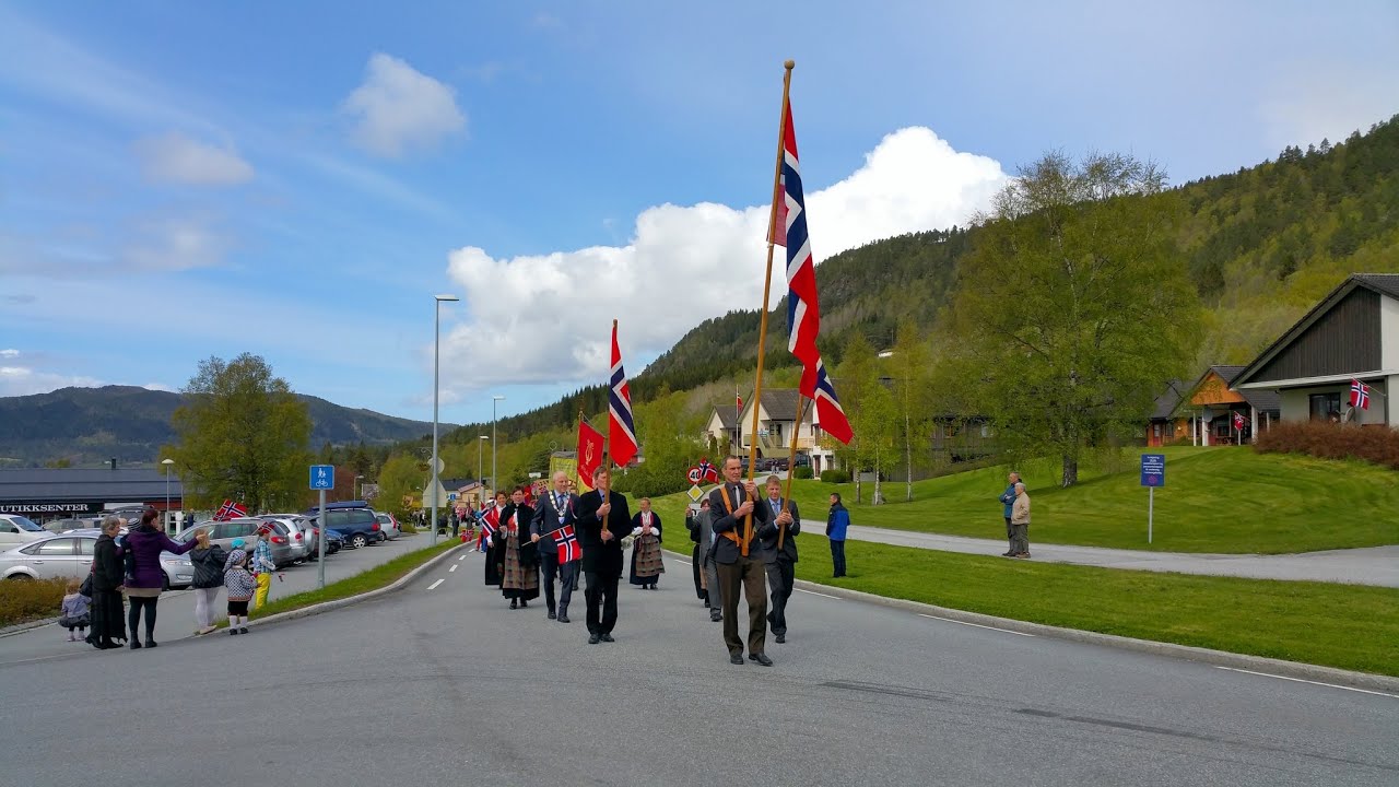iHalsa.no: 17. mai-toget i Halsa