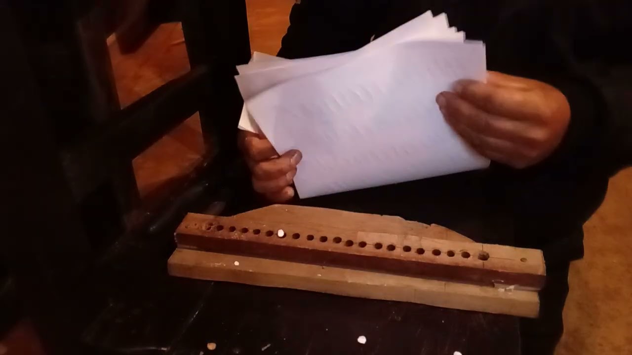 Aquí te muestro  como fabrique  mi perforadora de hojas casera