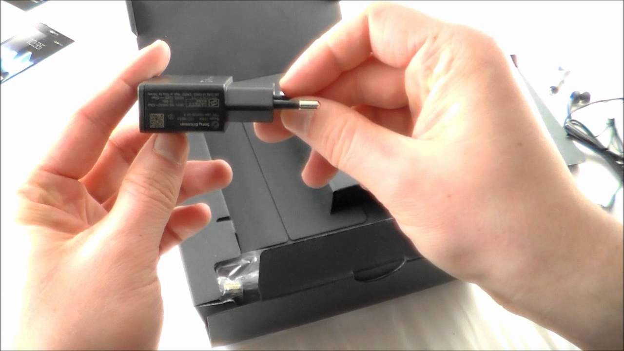 Kom&oacute;rkomania.TV - Sony Xperia S (unboxing)