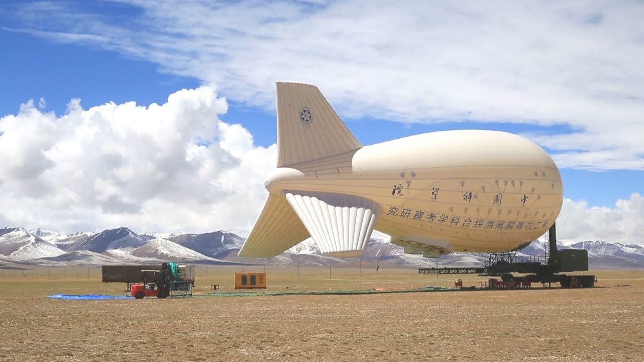 China's self-developed floating airship reaches record height