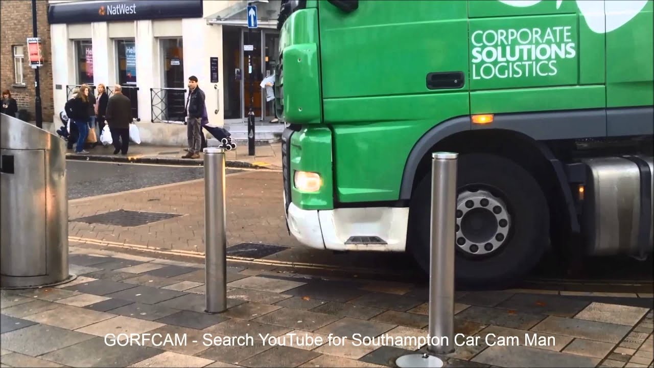 Lidl Lorry Truck get stuck - East Street, Southampton GORFCAM Southampton Car Cam Man dash cam