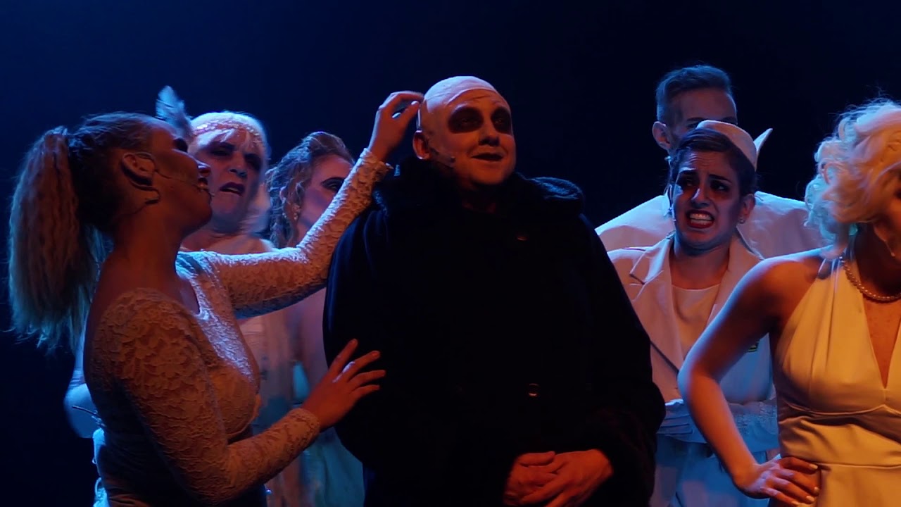 Los Locos Addams - Muestra comedia musical adultos - Teatro 