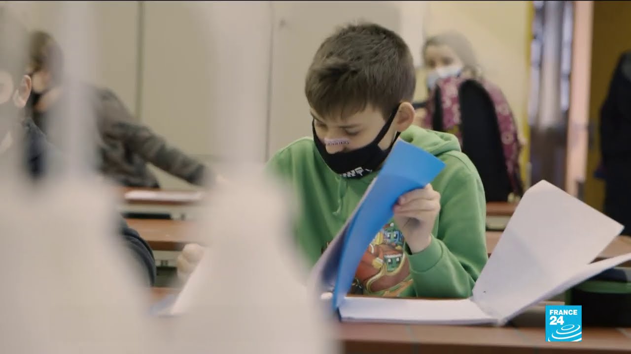 Covid-19: German schools stay open, but their windows must too