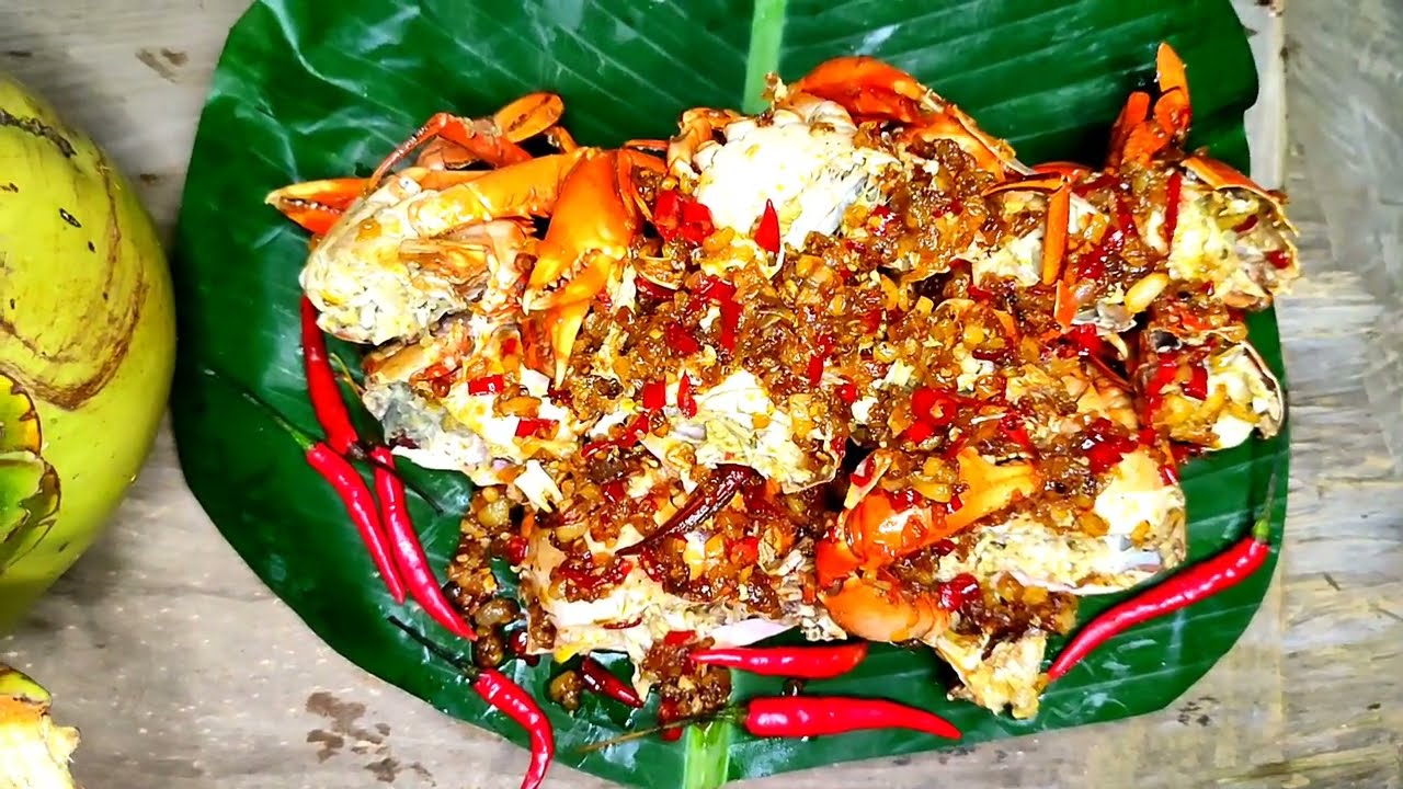 Delicious Margarine Chili Garlic Onion Crab Boiled in Coconut Juice
