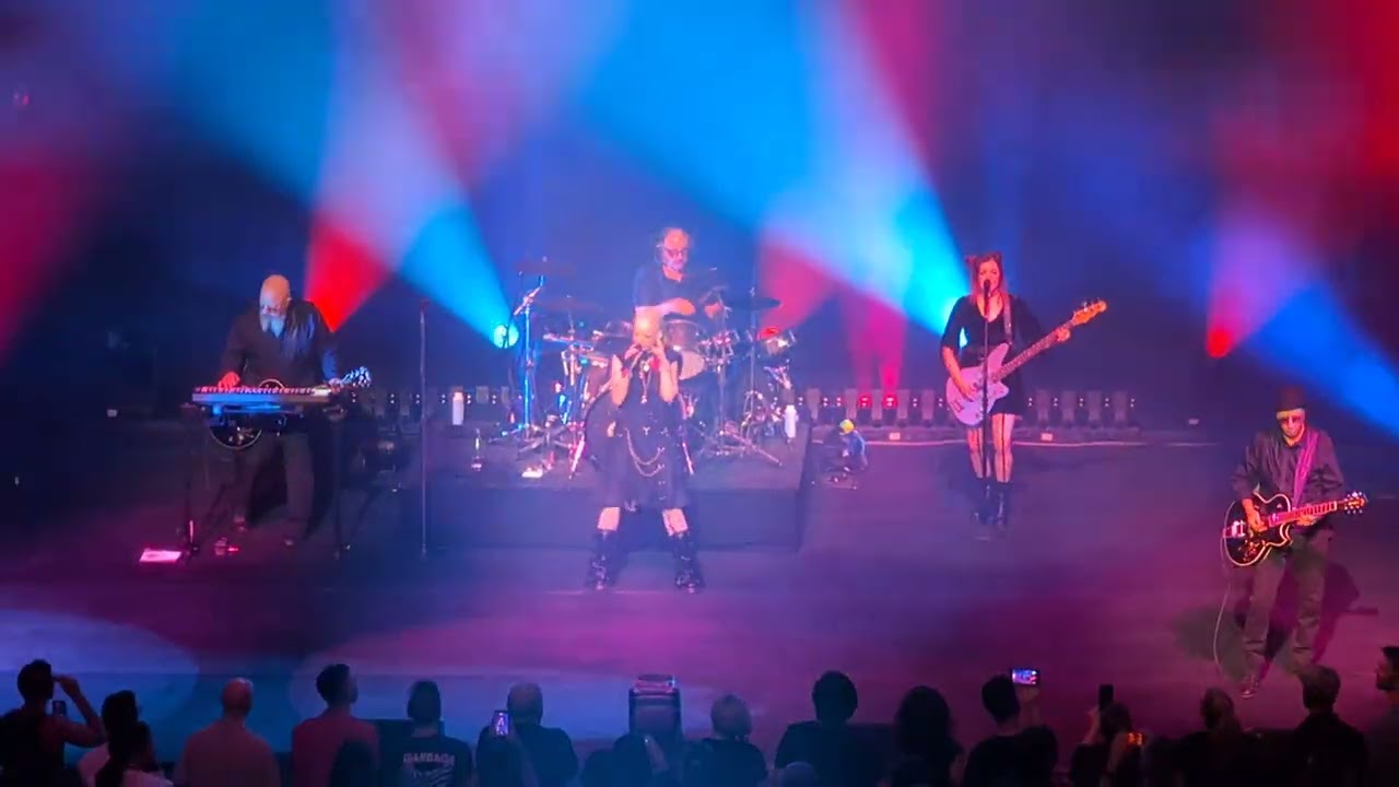 Garbage.. Stupid Girl @ Sydney Opera House 