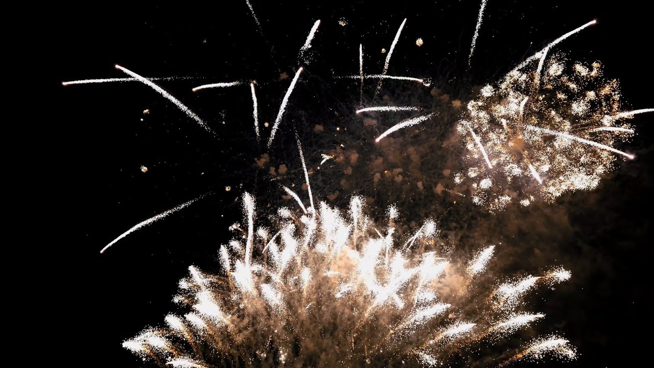 Feu d'artifice circuit val de vienne, 500 Ferrari contre le Cancer 30e édition.
