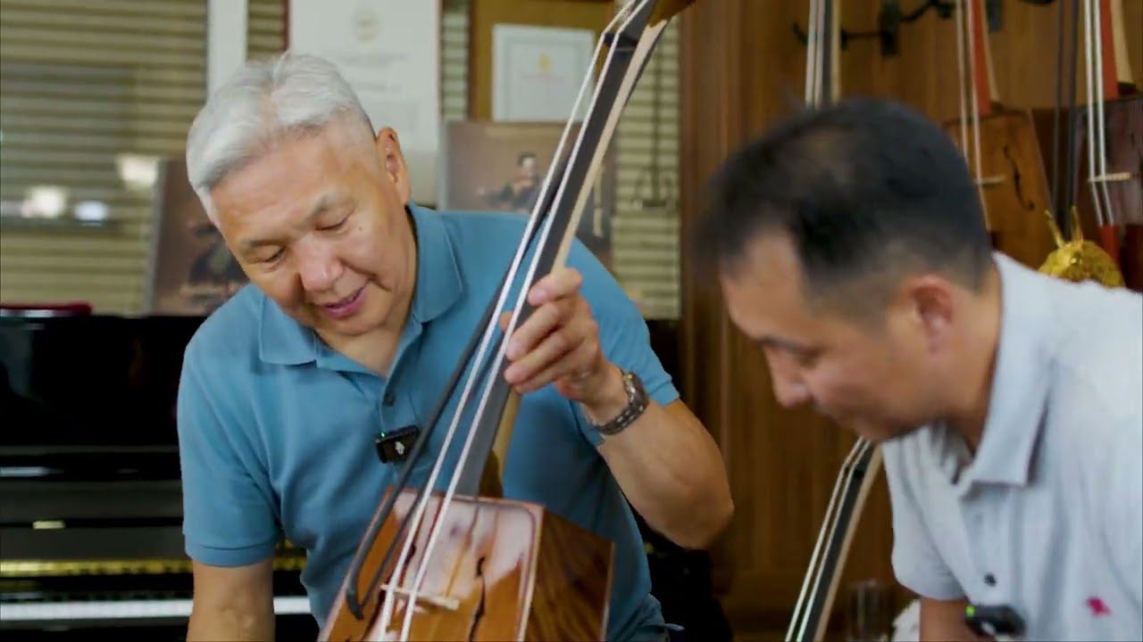 We are receiving Grand Prize morin khuur from “Khan Music” LLC