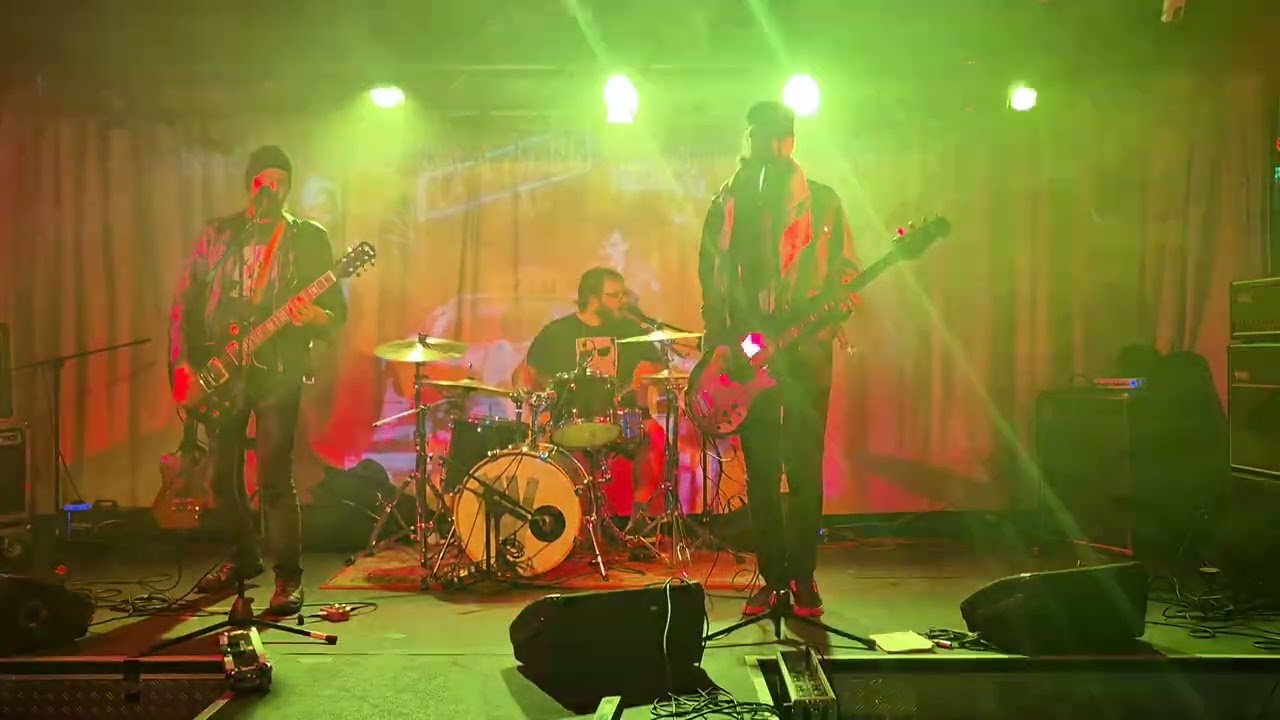Ratkaisu - Sairaan nopeet juoksukaljat. 27.02.26, Playhouse bar, Hki 
