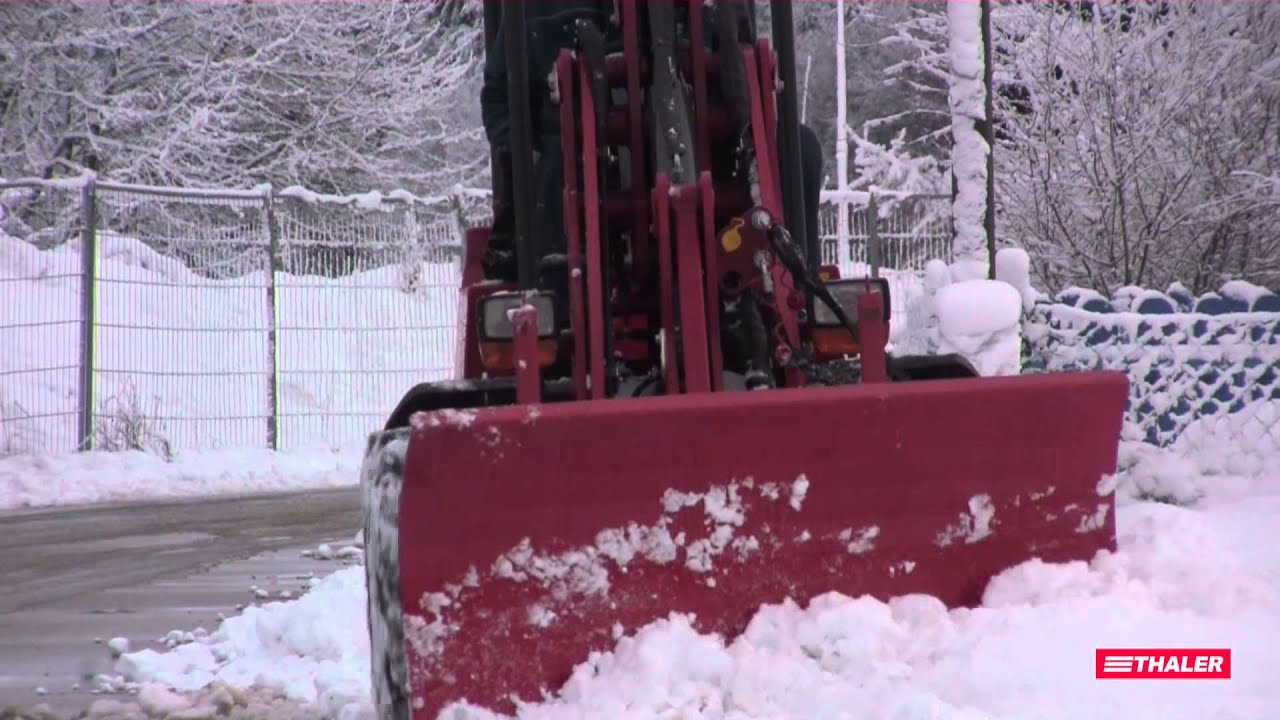 Winterdienst mit Thaler Lader
