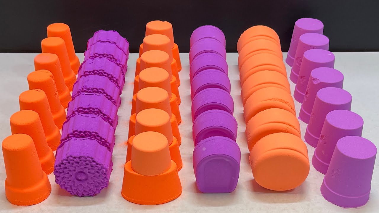 Crushing colored baking soda