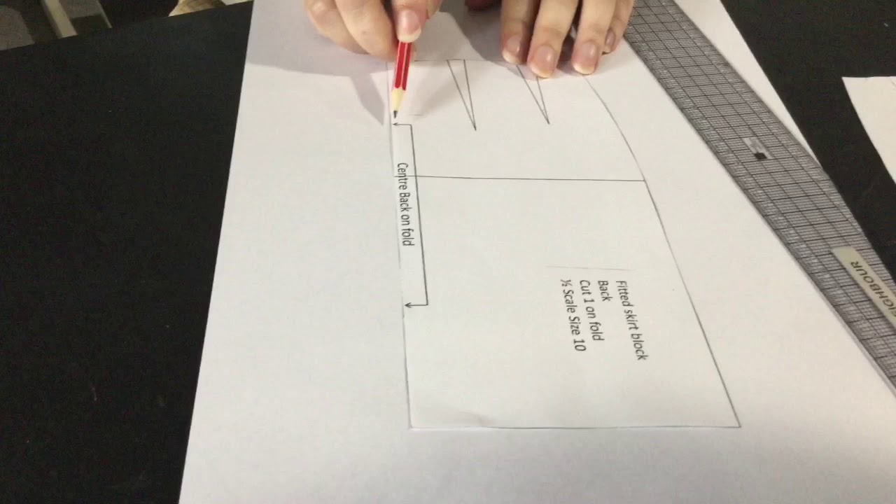 Patternmaking skirts - Turning darts into panels. A 6 panel skirt