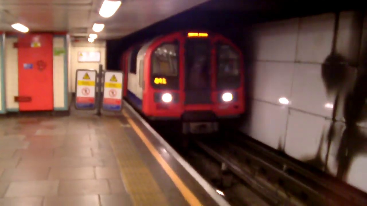 Tube observations at Mile End 08/10/2017