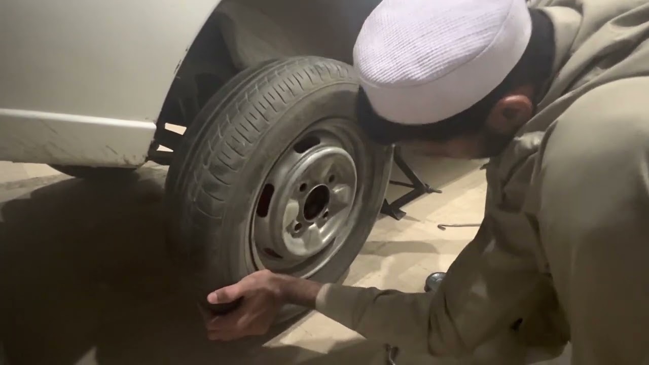 How to Change Mehran Car Tyre At home