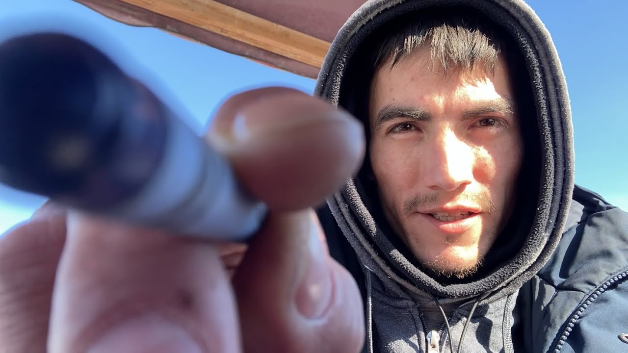 ASMR-видео с обведением лица и небольшим количеством разговоров.