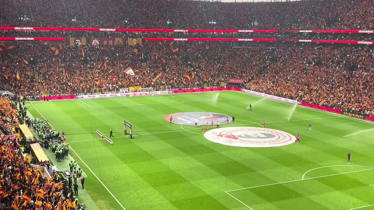 Galatasaray Fenerbah&ccedil;e derbisi &ouml;ncesi Samiyen adeta yanıyor!!