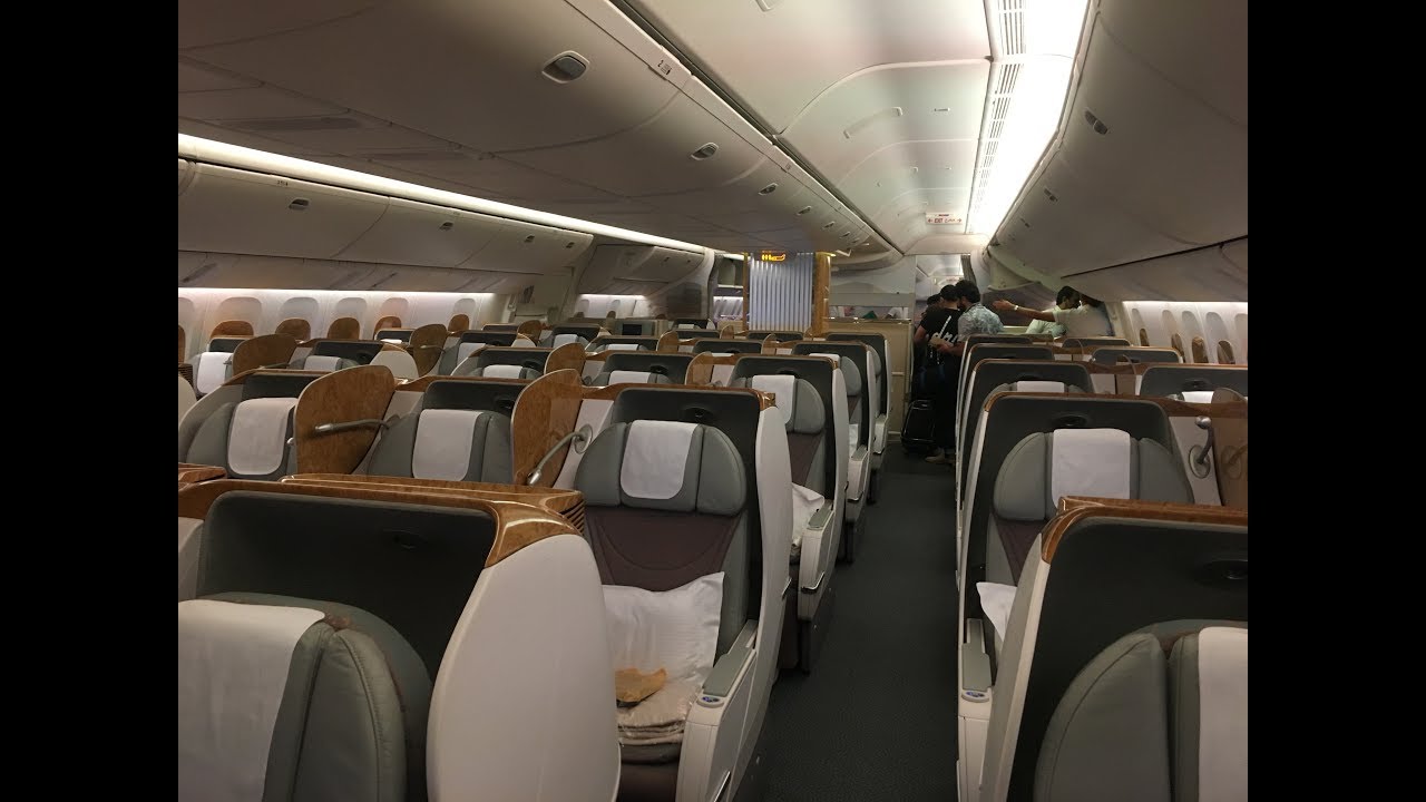 EMIRATES EK620 DUBAI - SIALKOT BUSINESS CLASS EXPERIENCE 777-300 ER