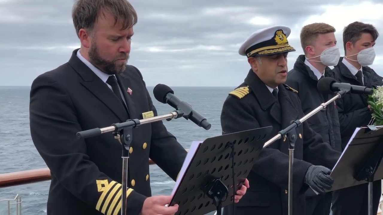 Queen Mary 2 Titanic 110 anniversary