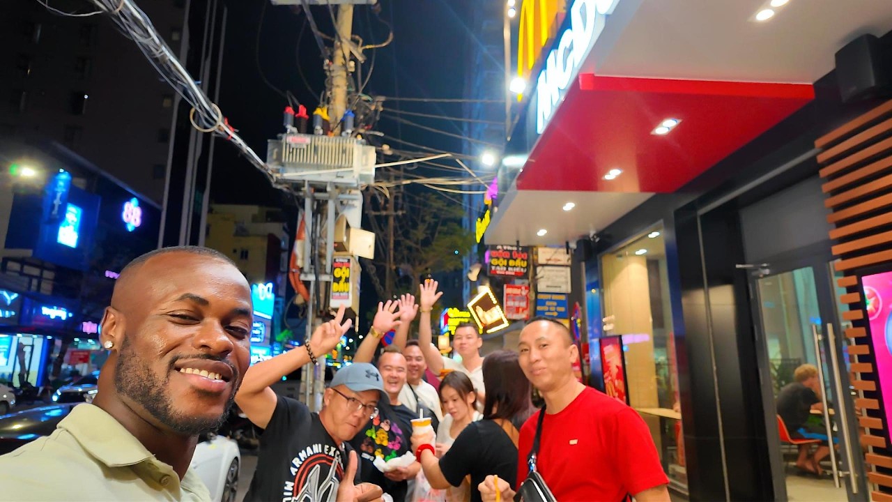 I Didn´t Expect to See This...... Very Different Feeling In Da Nang Tonight 🇻🇳 (Part 2)