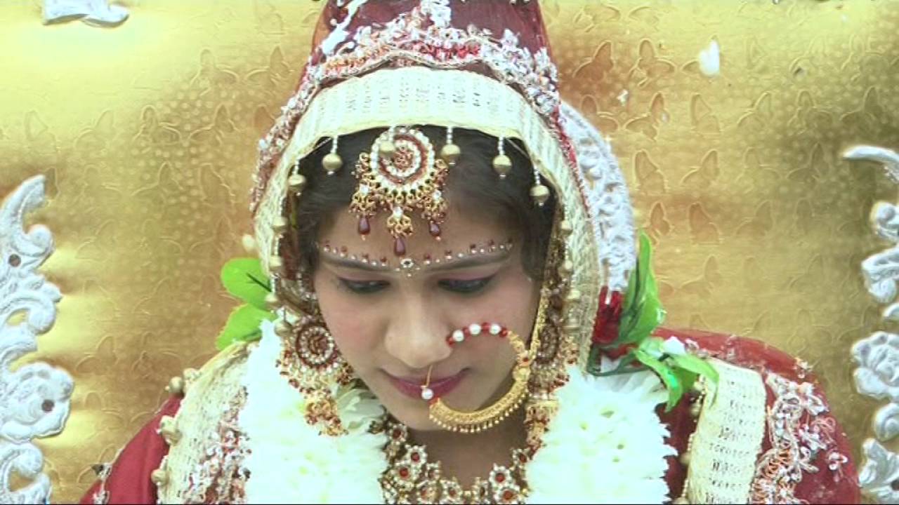 Ajay and karishma shadi video(6)
