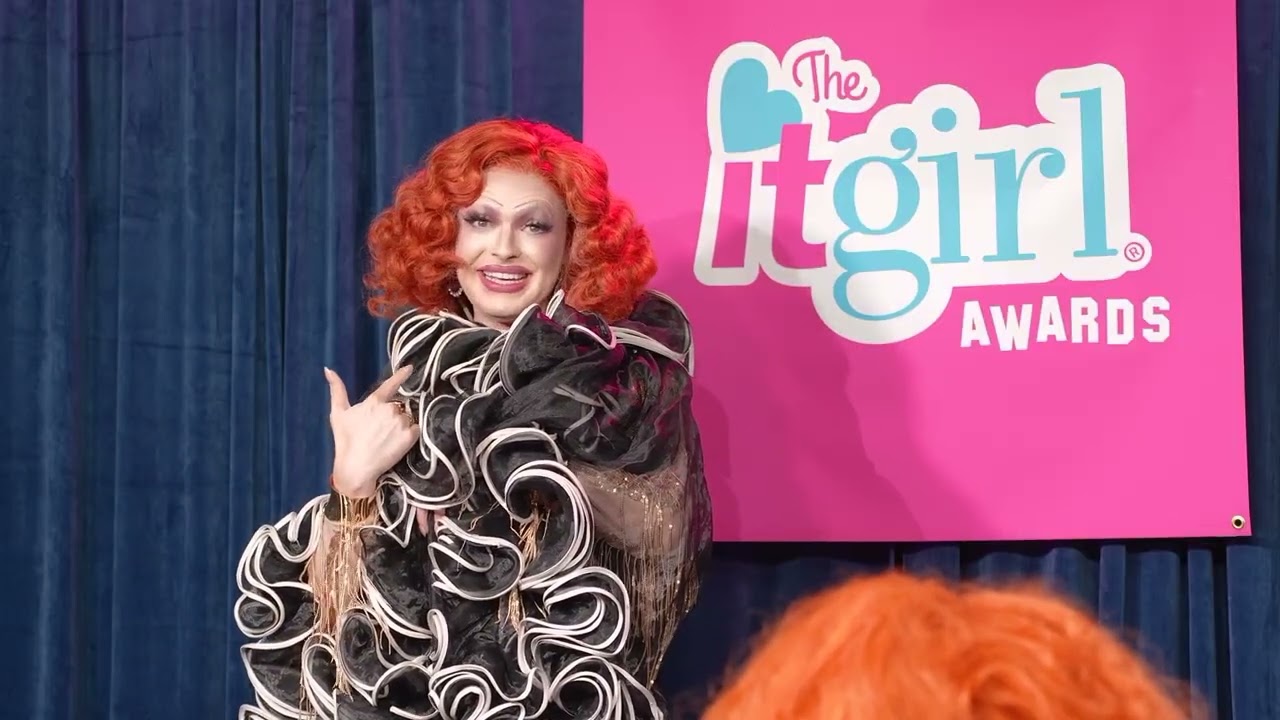 18 - It Girl Awards: Best Musical/Play