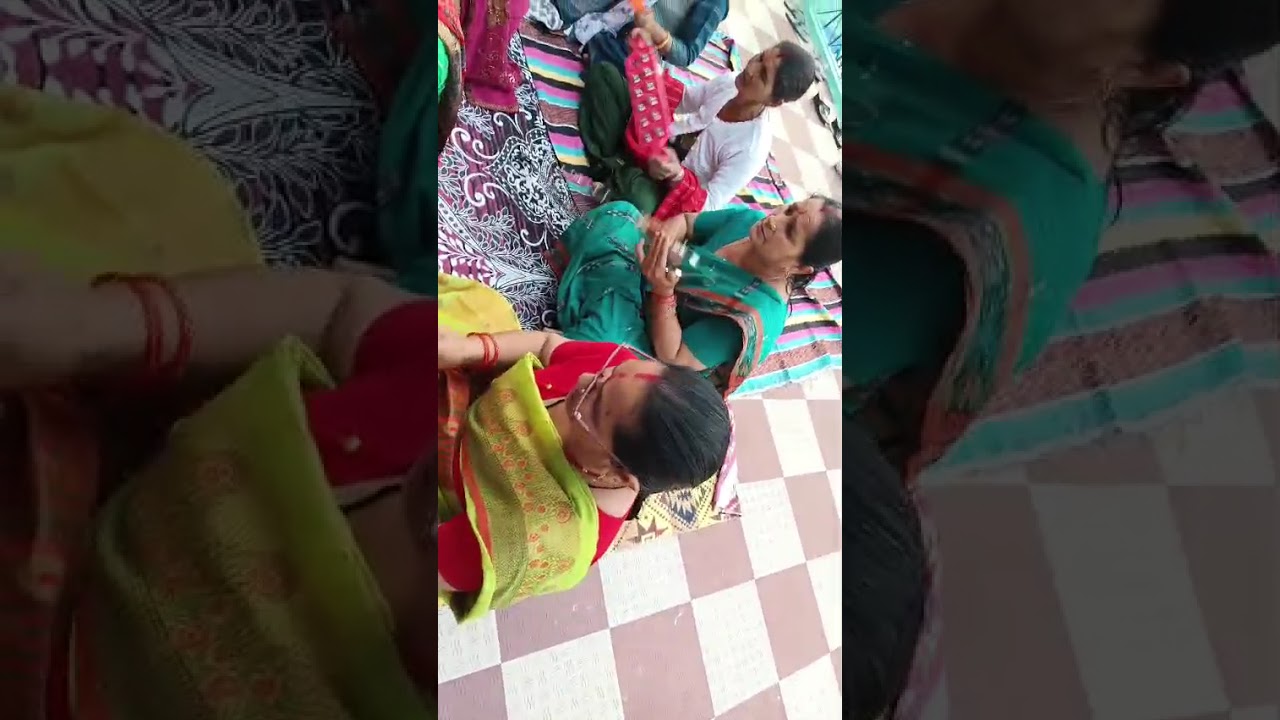 कीर्तन में मस्ती वीडियो अपलोड कर दी है 