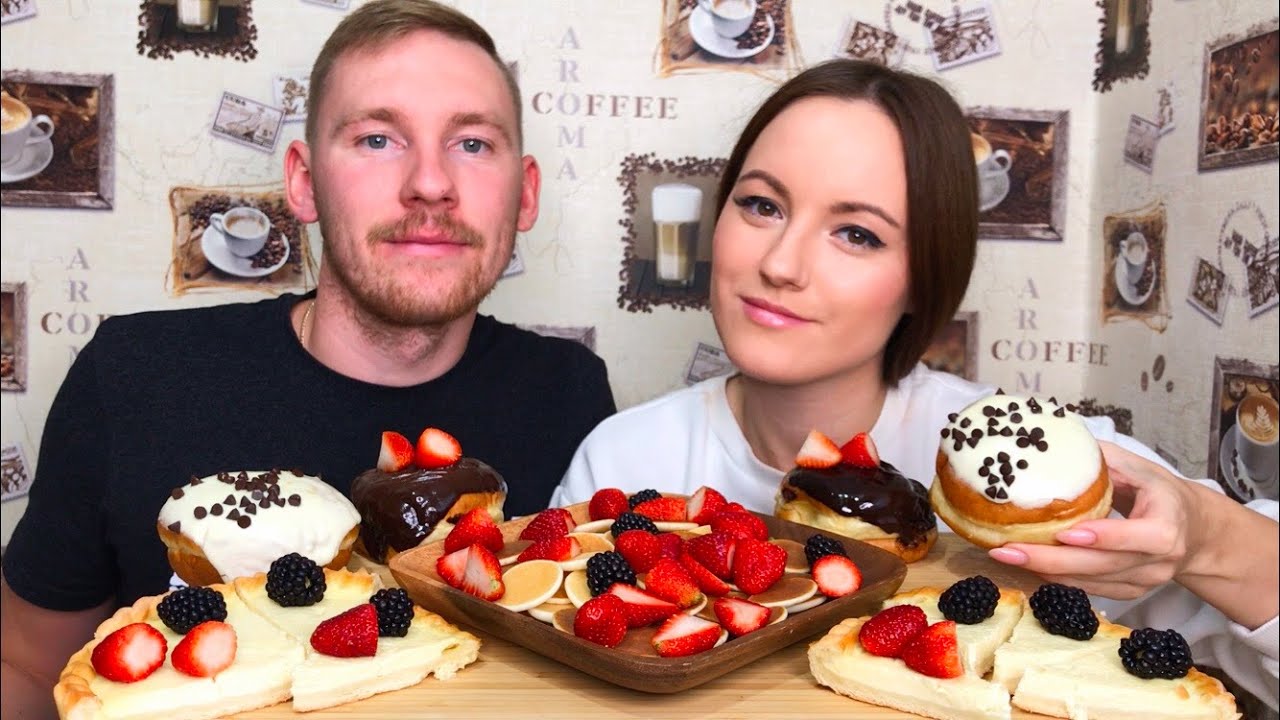 МУКБАНГ ПОНЧИКИ ПАНКЕЙКИ СМЕТАННИК ответы на вопросы| MUKBANG DOUGHNUTS PANCAKES sour CREAM