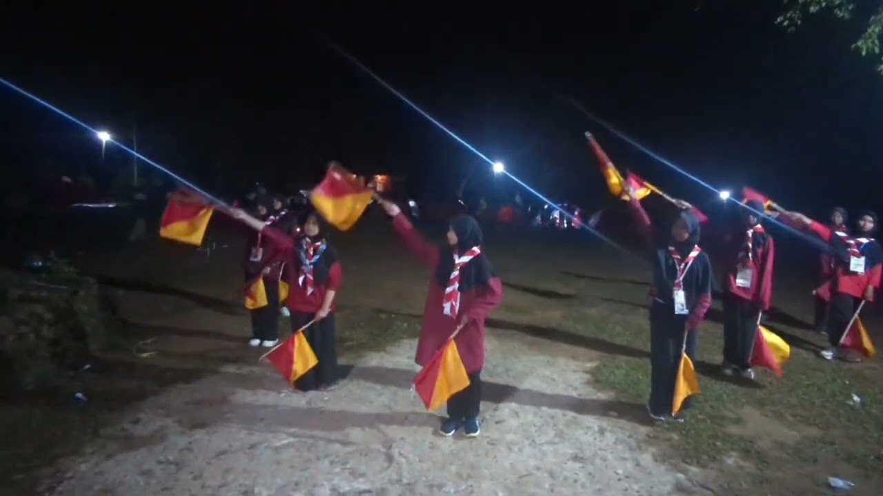 PENAMPILAN REGU MERAK - YEL YEL DAN PENTAS SENI (SUPERCAMP)