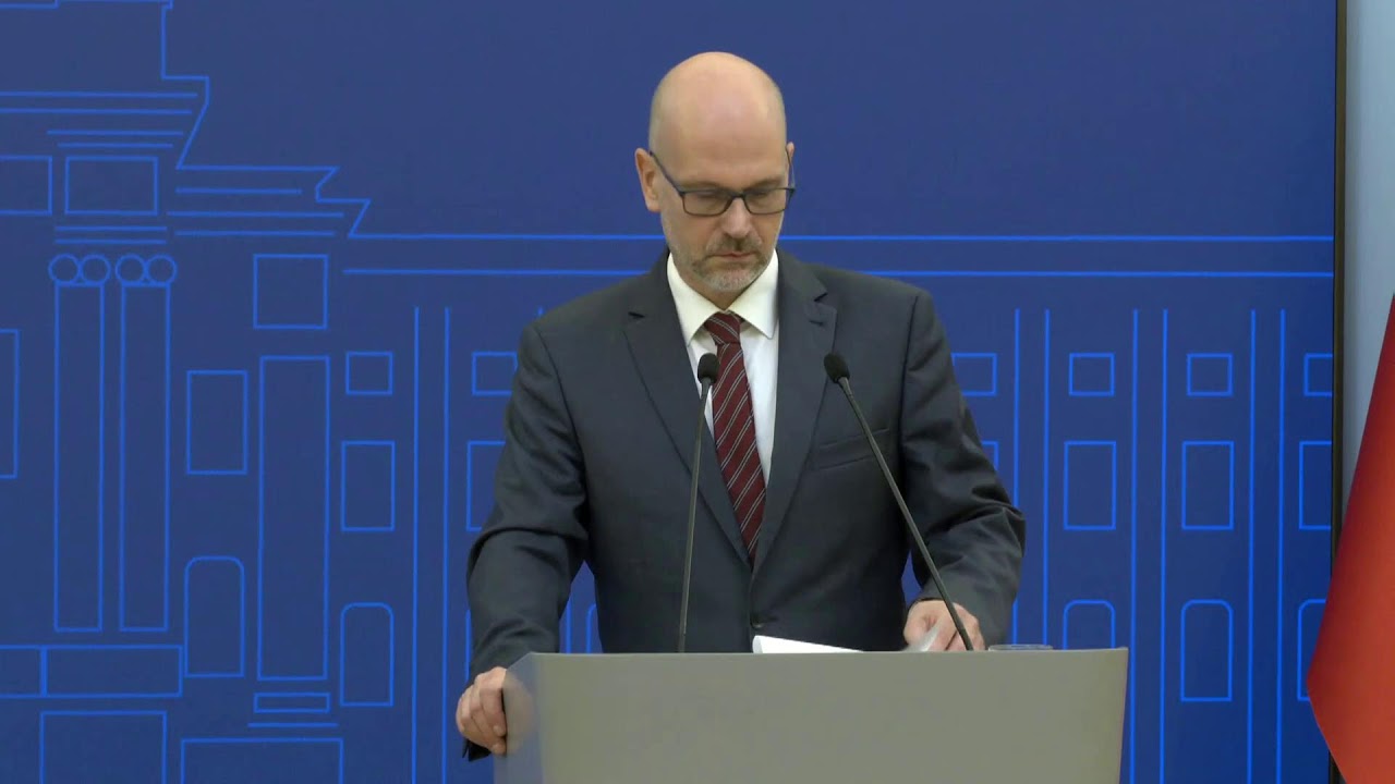 NA ŻYWO | Konferencja prasowa Rzecznika Rządu Adama Szłapki i ministra Macieja Berka