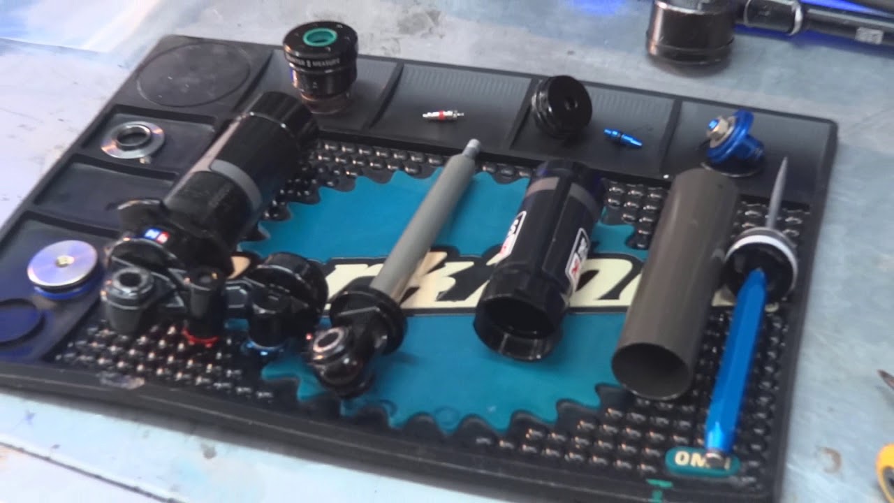 Service Rock Shox Vivid  R2C