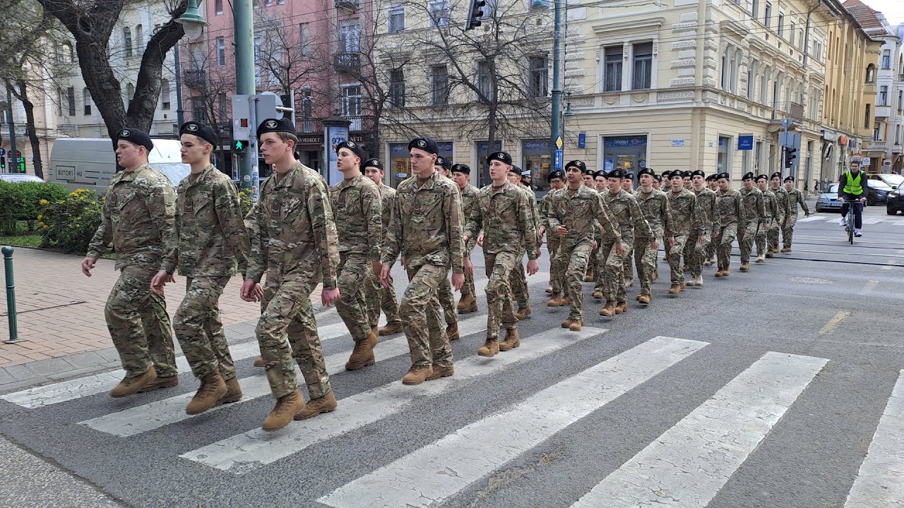 Csonk&aacute;s di&aacute;kok felvonul&aacute;sa Szegeden &ndash; Szeged.hu &ndash; 23.03.30.