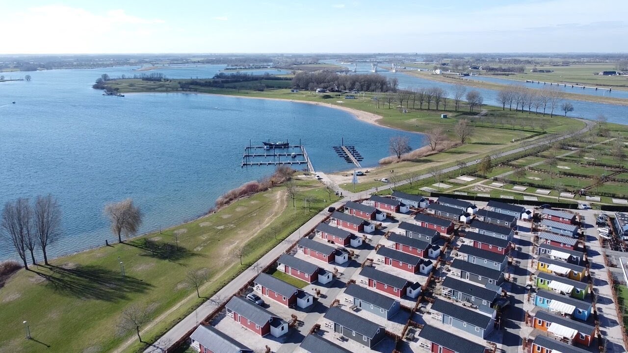 Vakantiepark Eiland van Maurik | Drone video, review en tips!