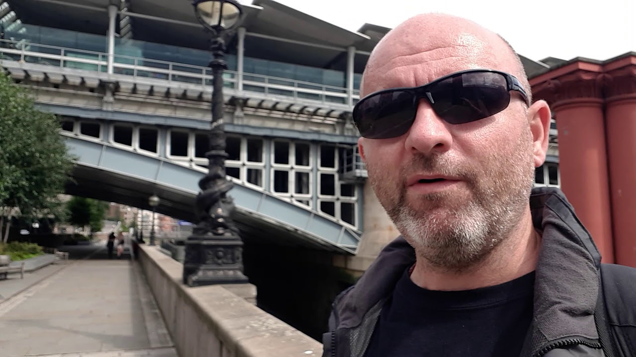Ep70 - Roberto Calvi - The Death of God's Banker - Murder Mile UK True-Crime (location video)