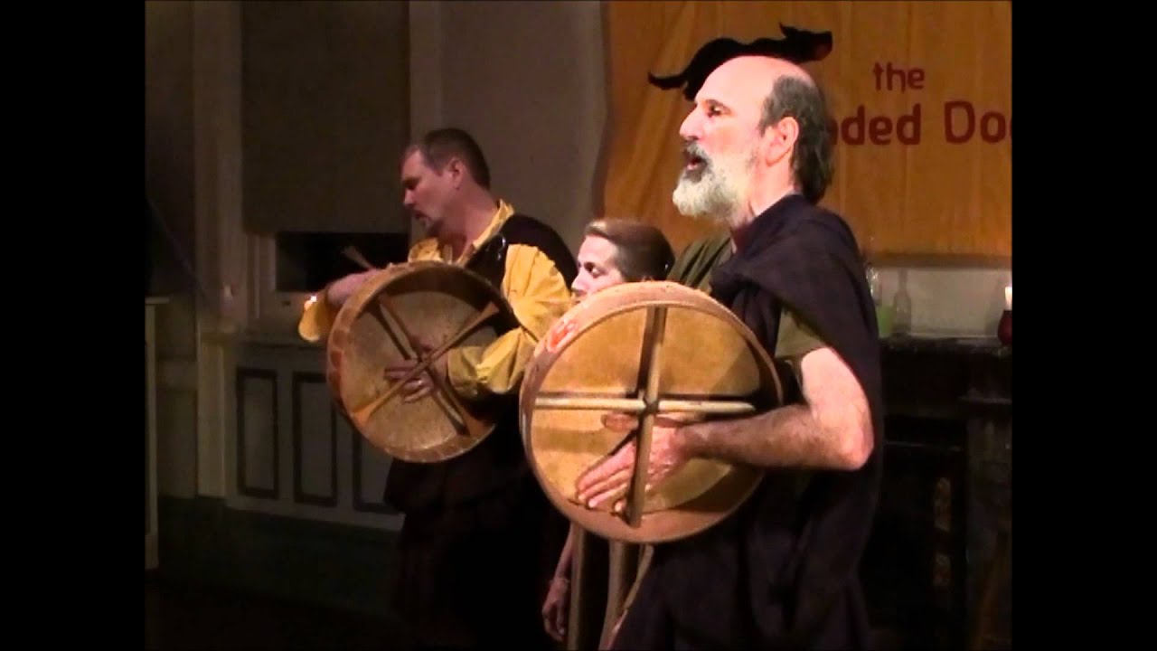 Triantan - Na Gamhna Geala   Live At The Dog