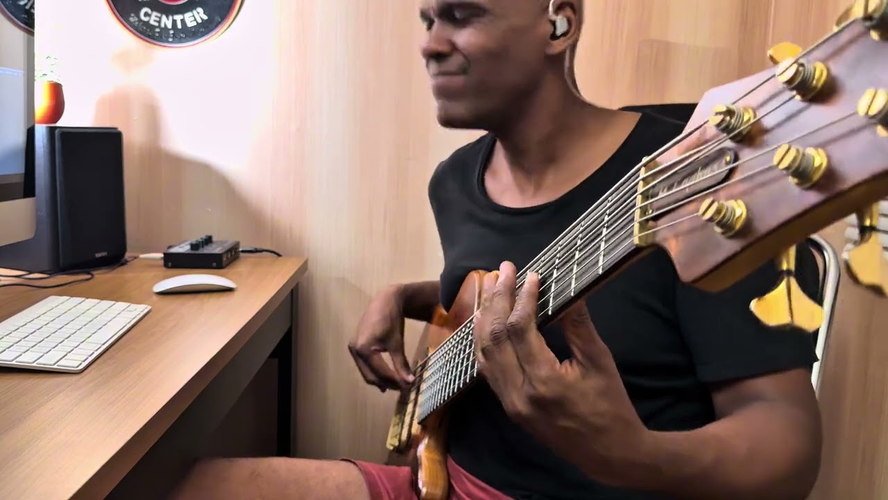 Bass Cover l Quem É Deus | Baixo Mlaghus Ultimate 