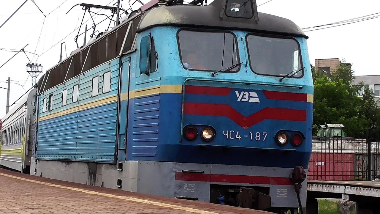 ЧС4-187 с поездом №8 Черновцы - Киев