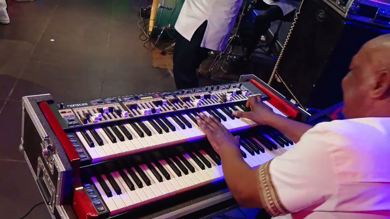 Soul Brothers live at Doornfontein