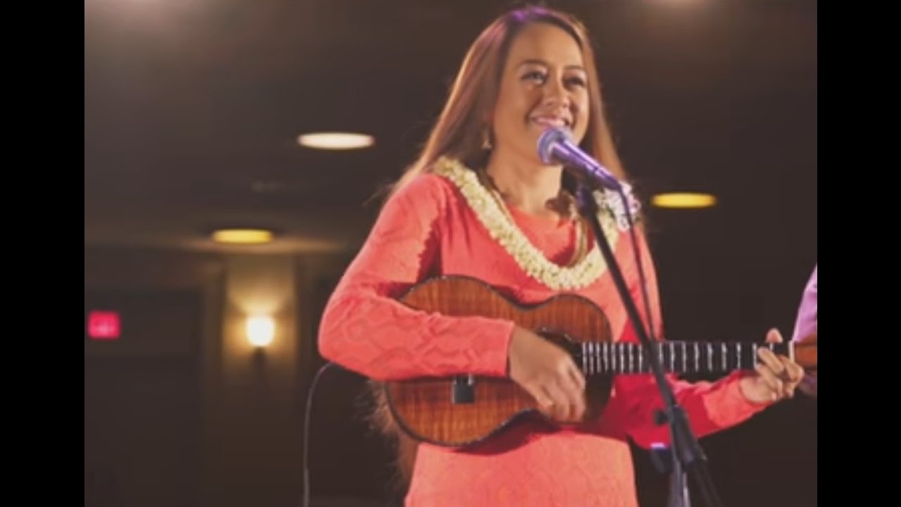 Raiatea Helm -  Ke Kani Hone O Na Manu (HiSessions.com Acoustic Live!)