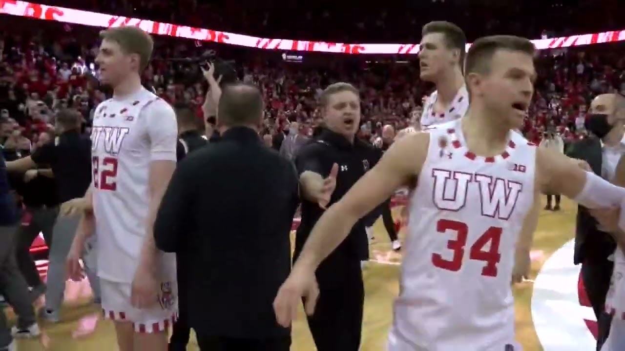 Raw video of Juwan Howard/Greg Gard incident