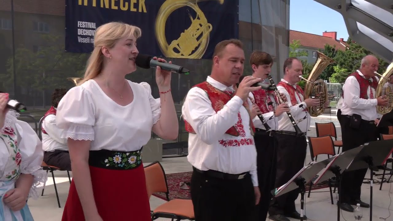 VESELÍ NAD MORAVOU-Festival dechových hudeb-VESELSKÝ RYNEČEK-DH Šohajé z Veselí nad Moravou (1.)
