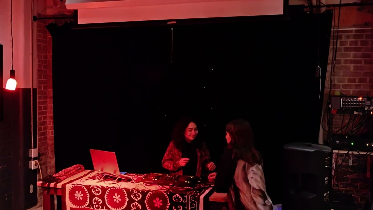 Downtempo Dj set by Guli and Massage by Neo Renaud Live @Batiment 7