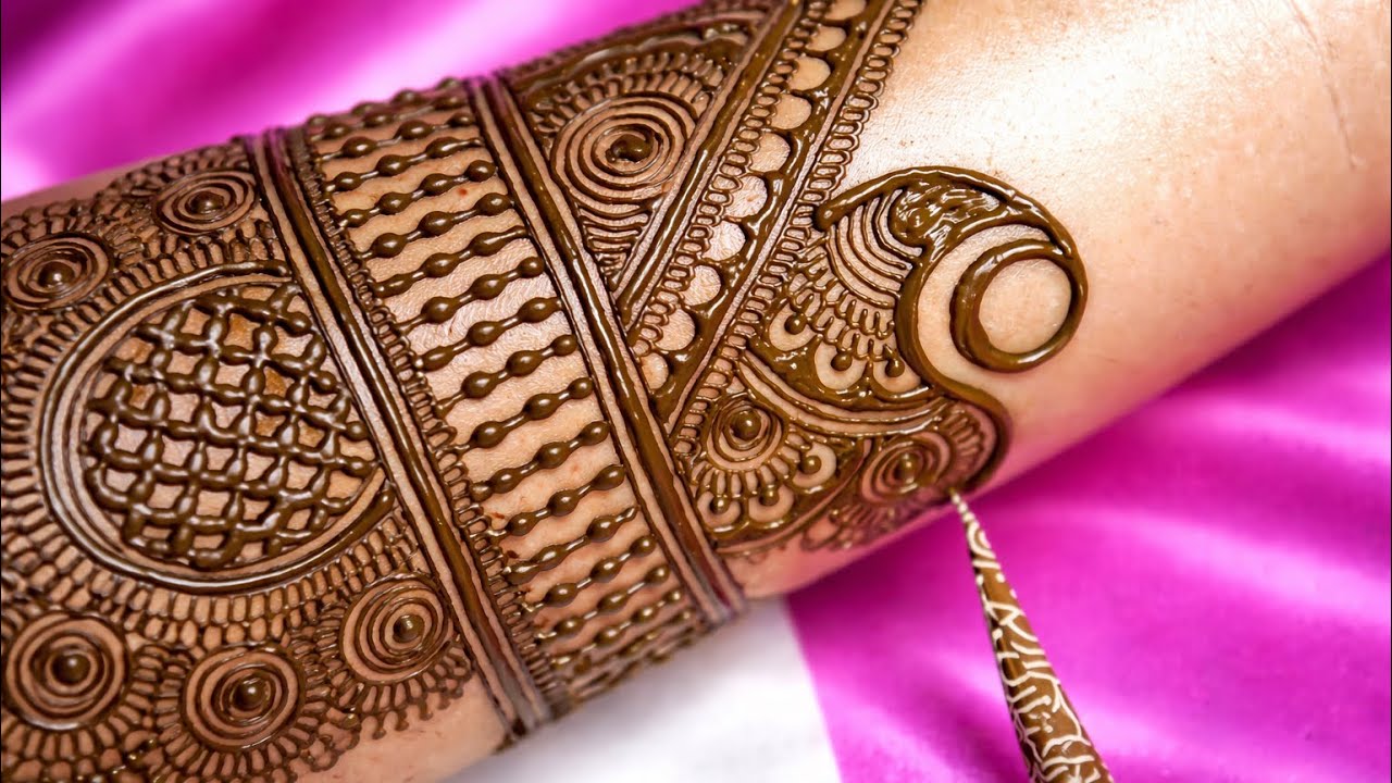 हातांवर उमटलेली सुंदर कहाणी 💫Traditional to modern mehendi designs #mehendi#mehendidesign#mehendiart