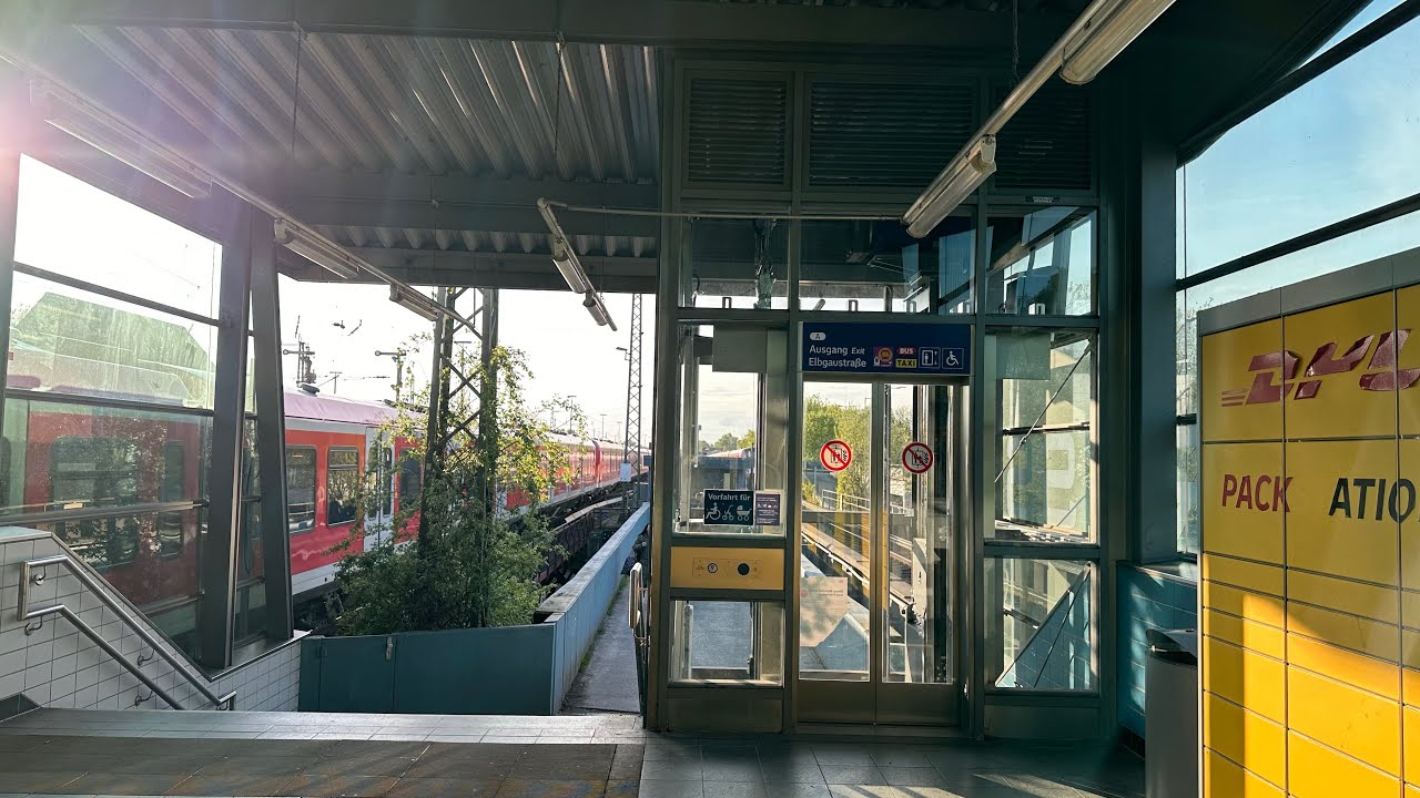 Brandneuer Schindler Aufzug (Hamburg) S-Bahnstation Elbgaustraße