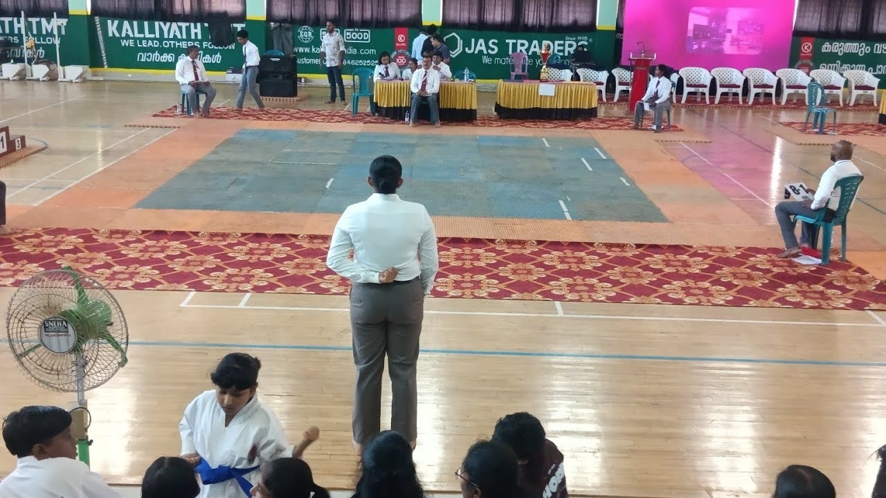 AthiraRanjith vlog is live ഇൻഡോർ സ്റ്റേഡിയത്തിൽ അൽപ്പ നേരം 🥰🥰