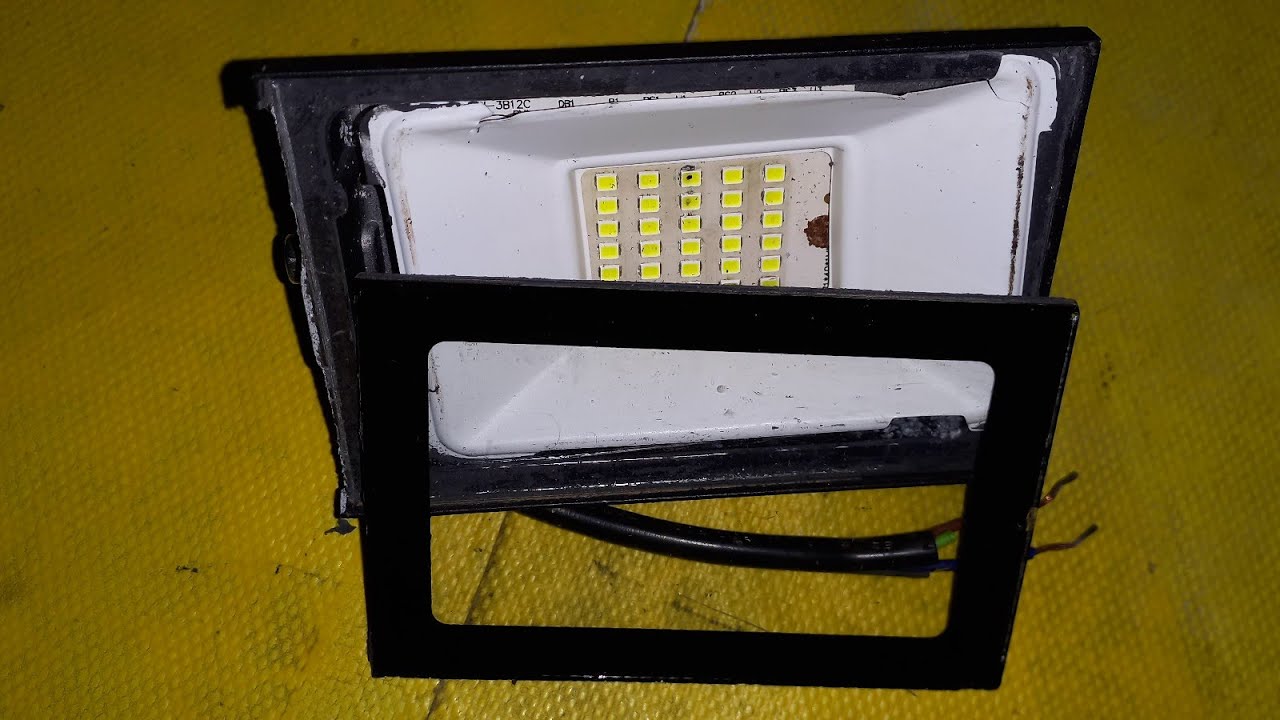 Como sacar vidrio de reflector led