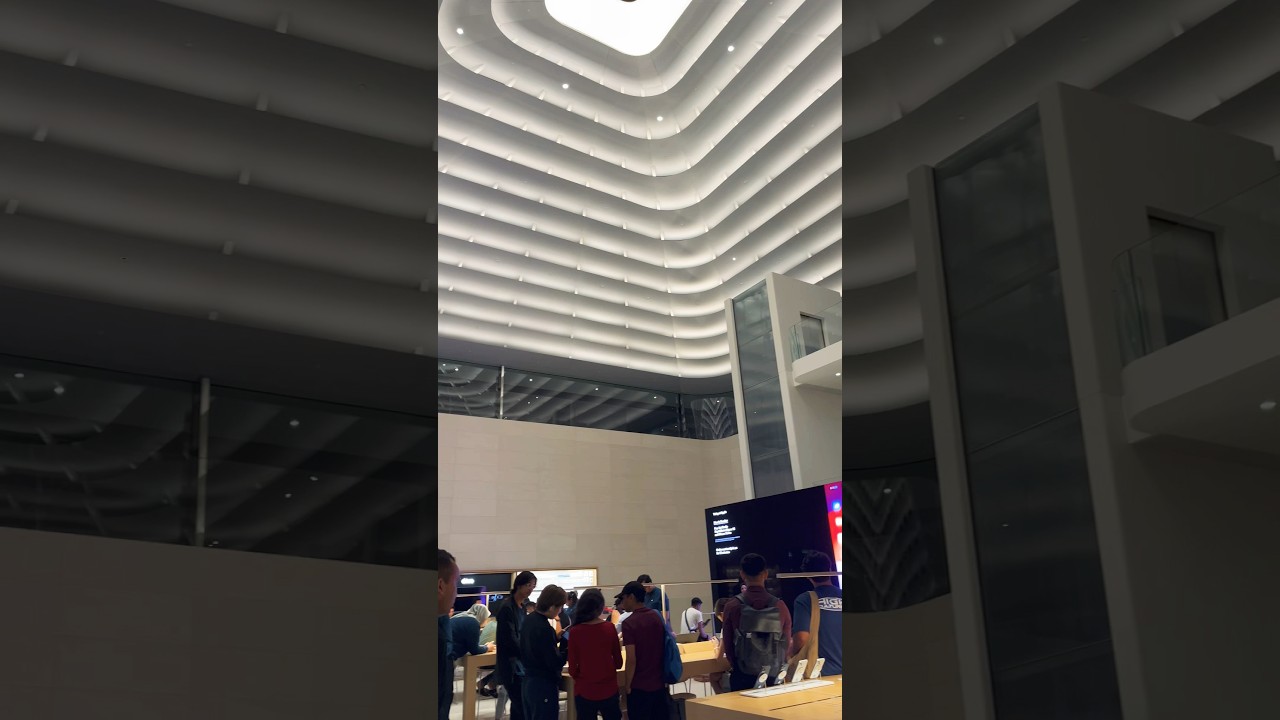 apple store in malaysia 🇲🇾 #amtopm #travel #pavilion #trx #apple #applestore